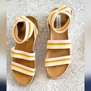Steve Madden NIB SZ. 11 KIMMIE multi color strap. Stretch straps